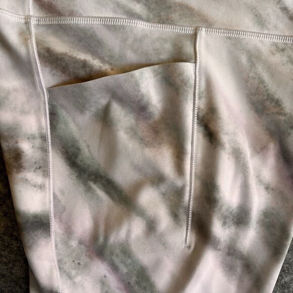 ATHLETA Salutation Stash Pocket‎ II 7/8 Crop SP High Waist Legging White Tie Dye - Picture 9 of 12